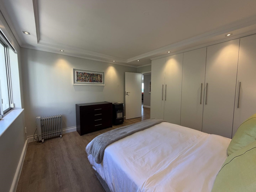 To Let 3 Bedroom Property for Rent in Sea Point Western Cape